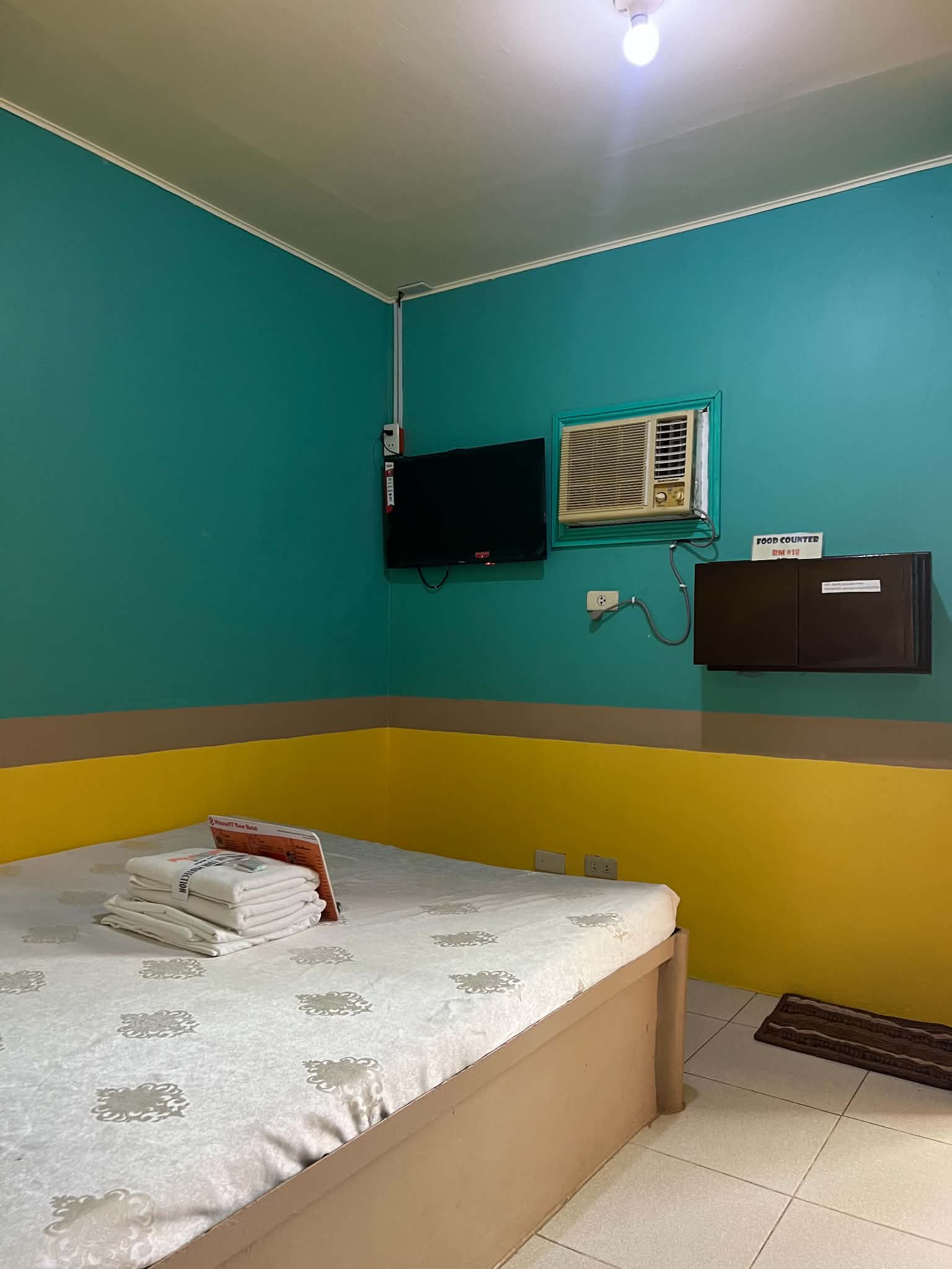 Pleasant Room Photo 2